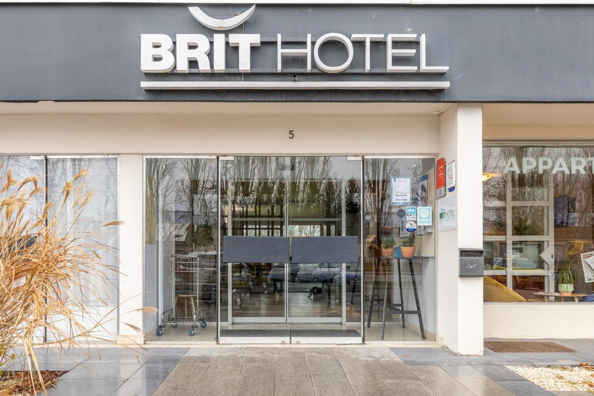 Brit Hotel Le Parc Vichy Bellerive-sur-Allier Buitenkant foto