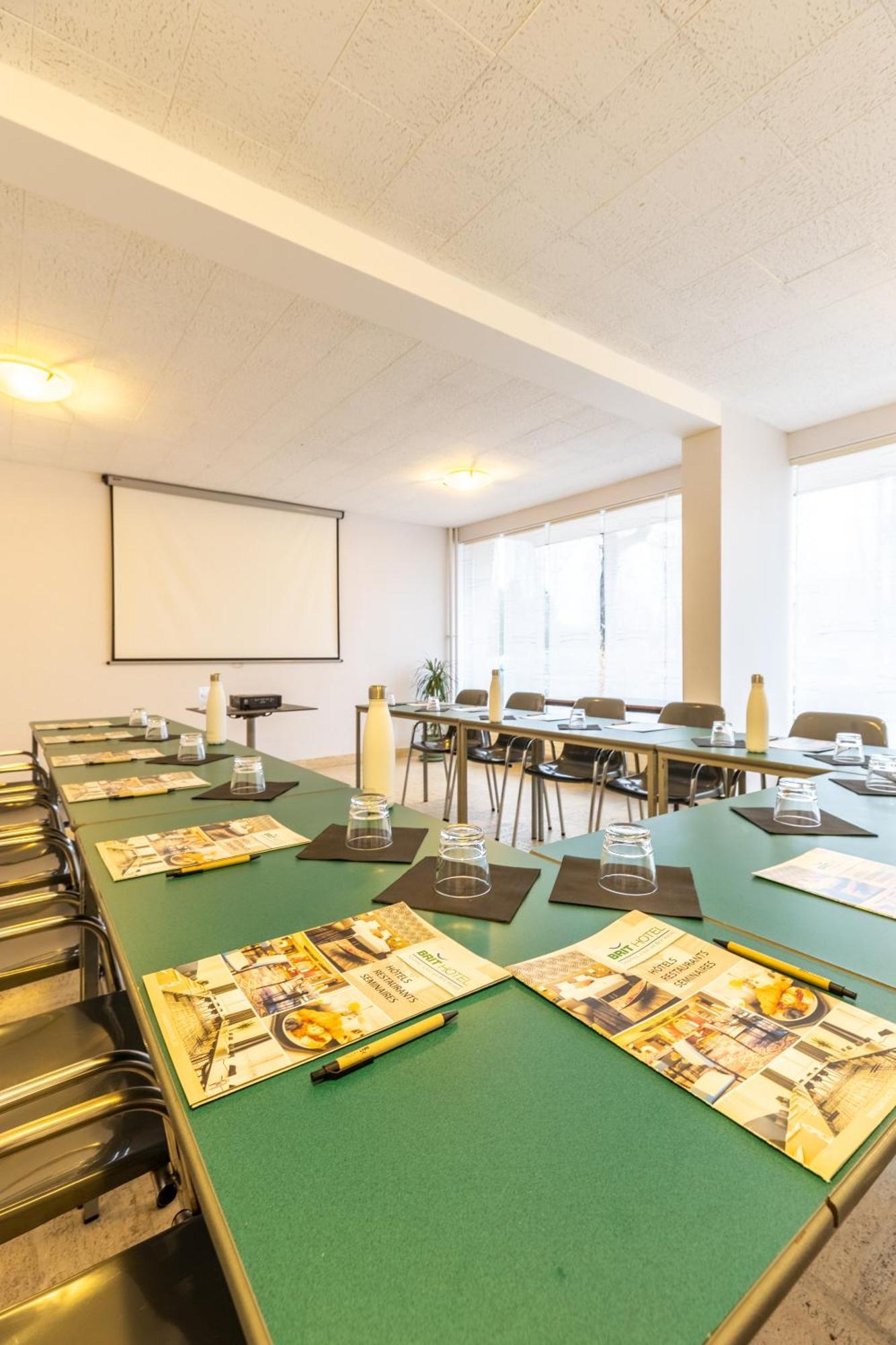 Brit Hotel Le Parc Vichy Bellerive-sur-Allier Buitenkant foto