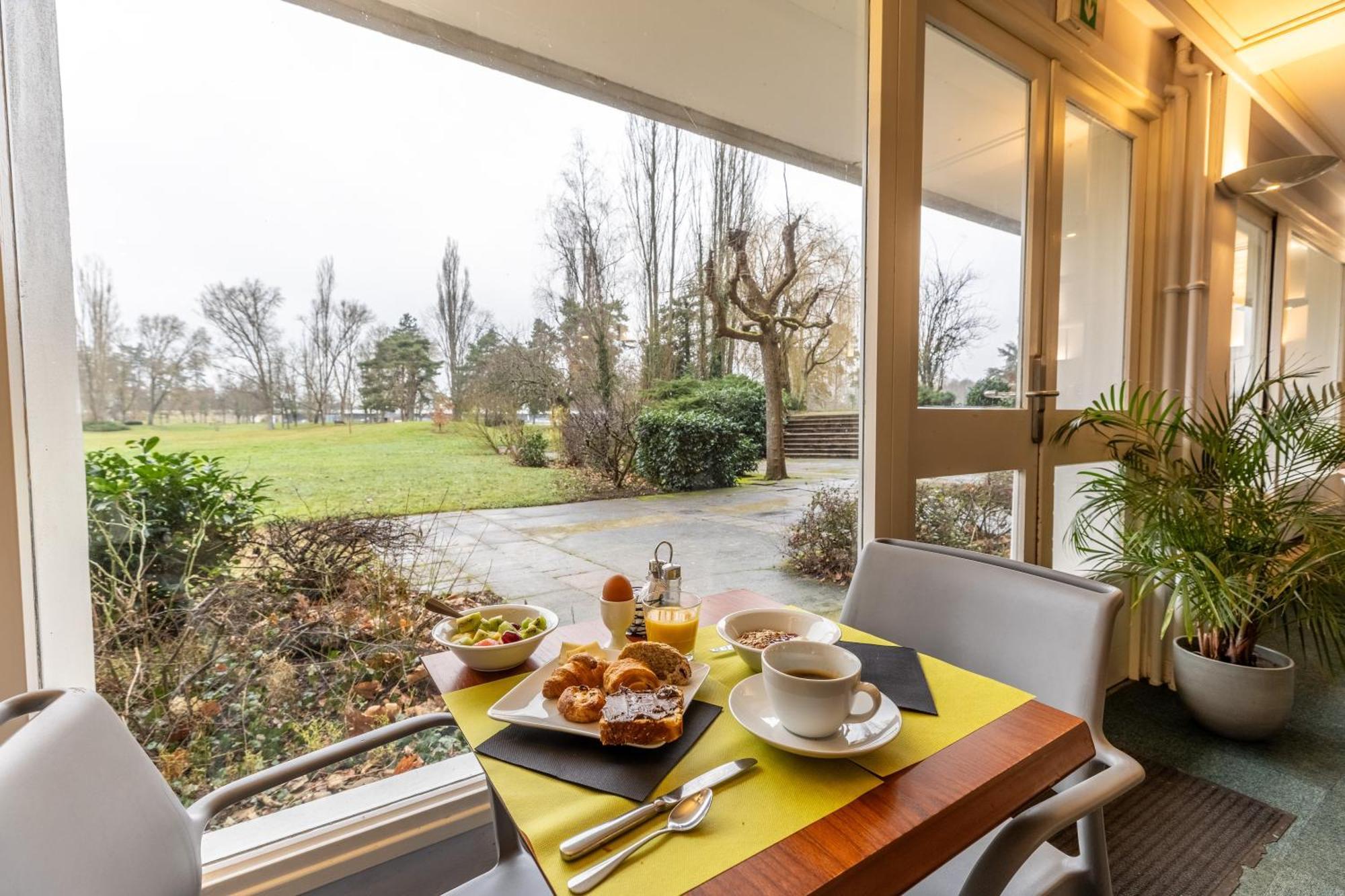 Brit Hotel Le Parc Vichy Bellerive-sur-Allier Buitenkant foto